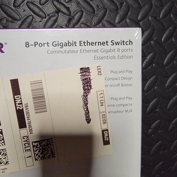 NETGEAR 8-Port Gigabit Ethernet Unmanaged Switch, Model No. GS208, New in Box - Picture 5 of 11